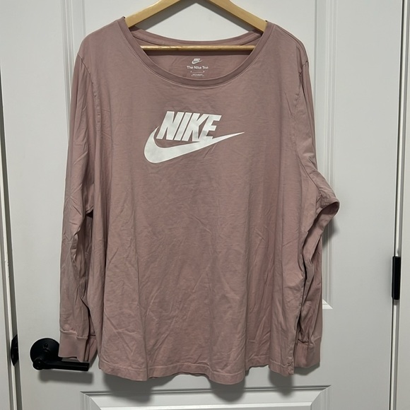 NIKE Sportswear Essential Women's Long Sleeve T-shirt In Rose Whisper size 3X - Picture 2 of 6